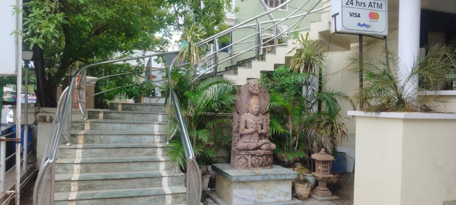 โรงแรม ซิตี้ พาเลส Brahmapur ภายนอก รูปภาพ