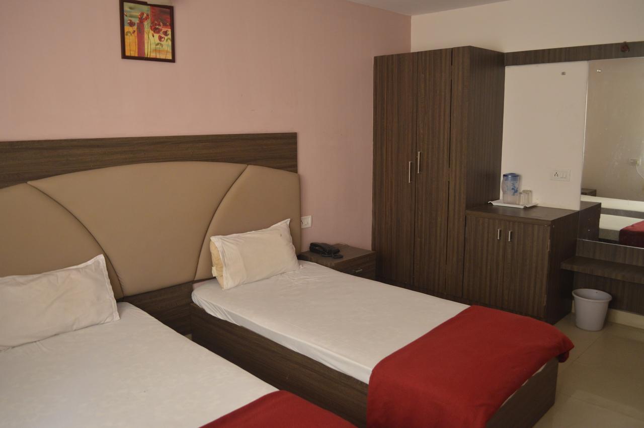 โรงแรม ซิตี้ พาเลส Brahmapur ห้อง รูปภาพ